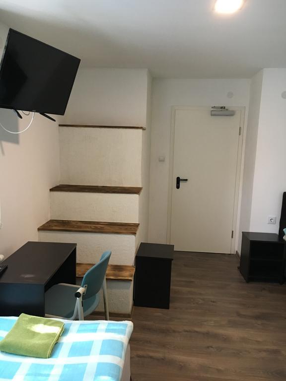 Pension Haus Baron 2 Friedrichsfeld Edingen-Neckarhausen Luaran gambar