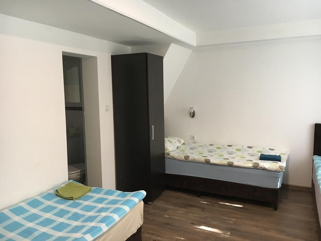 Pension Haus Baron 2 Friedrichsfeld Edingen-Neckarhausen Luaran gambar